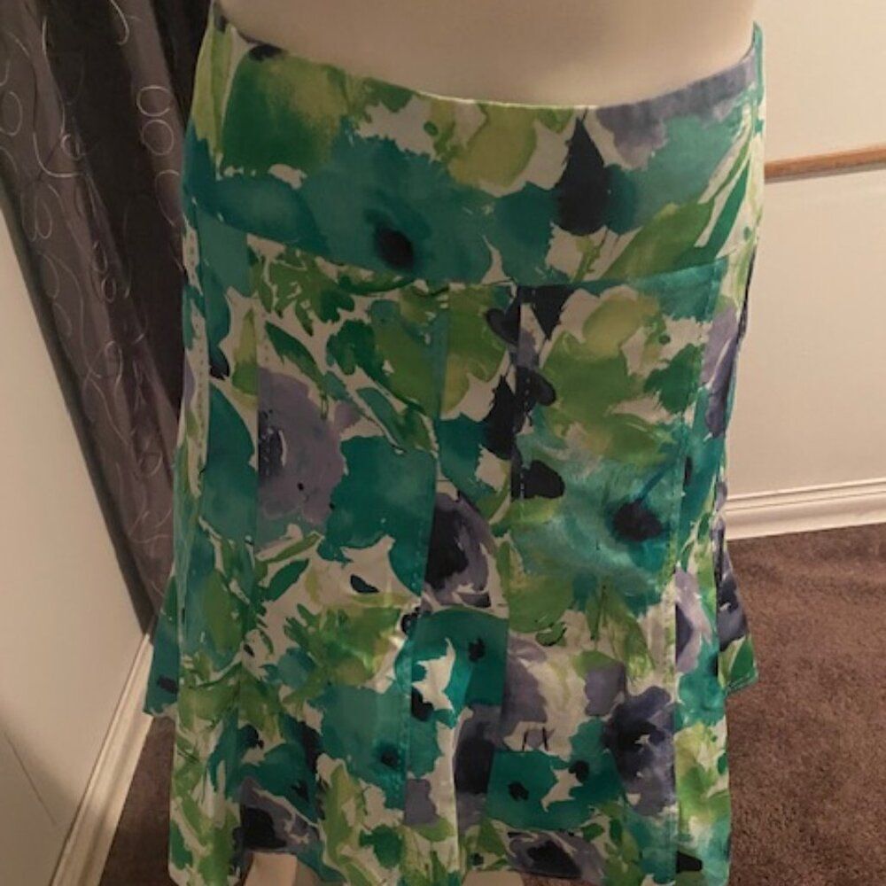 Covington Green/White/Blue Floral wide waist band skirt, size 16